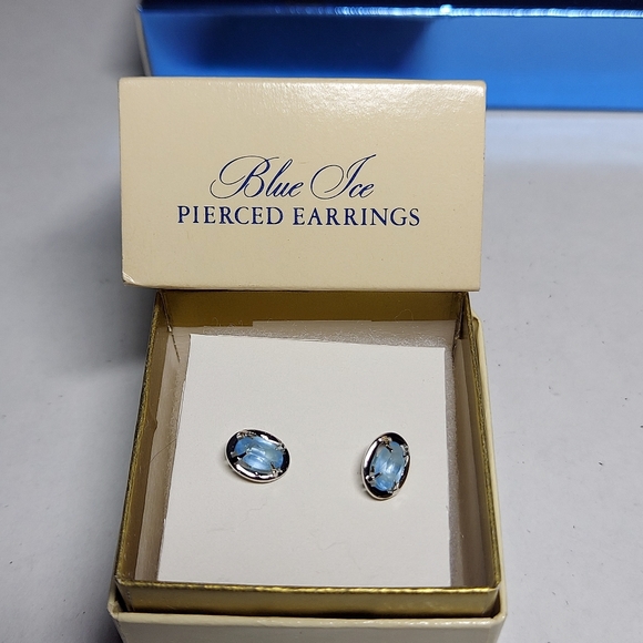Avon Jewelry - Vintage Avon Blue Oval Crystal Stud Earrings